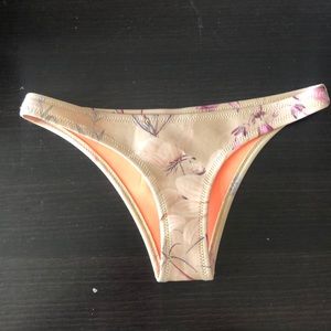 Triangle floral bikini bottom
